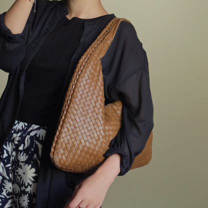 Bottega Veneta Vintage Caramel Brown Intrecciato Leather Veneta Hobo Bag Large