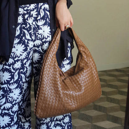 Bottega Veneta Vintage Caramel Brown Intrecciato Leather Veneta Hobo Bag Large