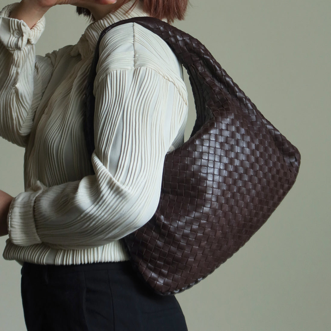 Bottega Veneta Vintage Dark Brown Intrecciato Weave Ebano Hobo Shoulder Bag M