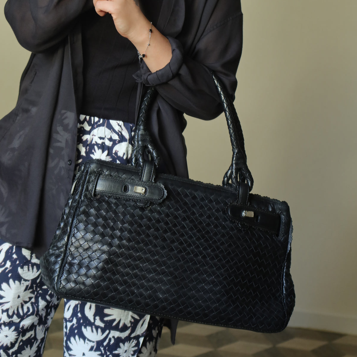 Rare Bottega Veneta Vintage Black Intrecciato Leather East West Ruffles Shoulder Bag