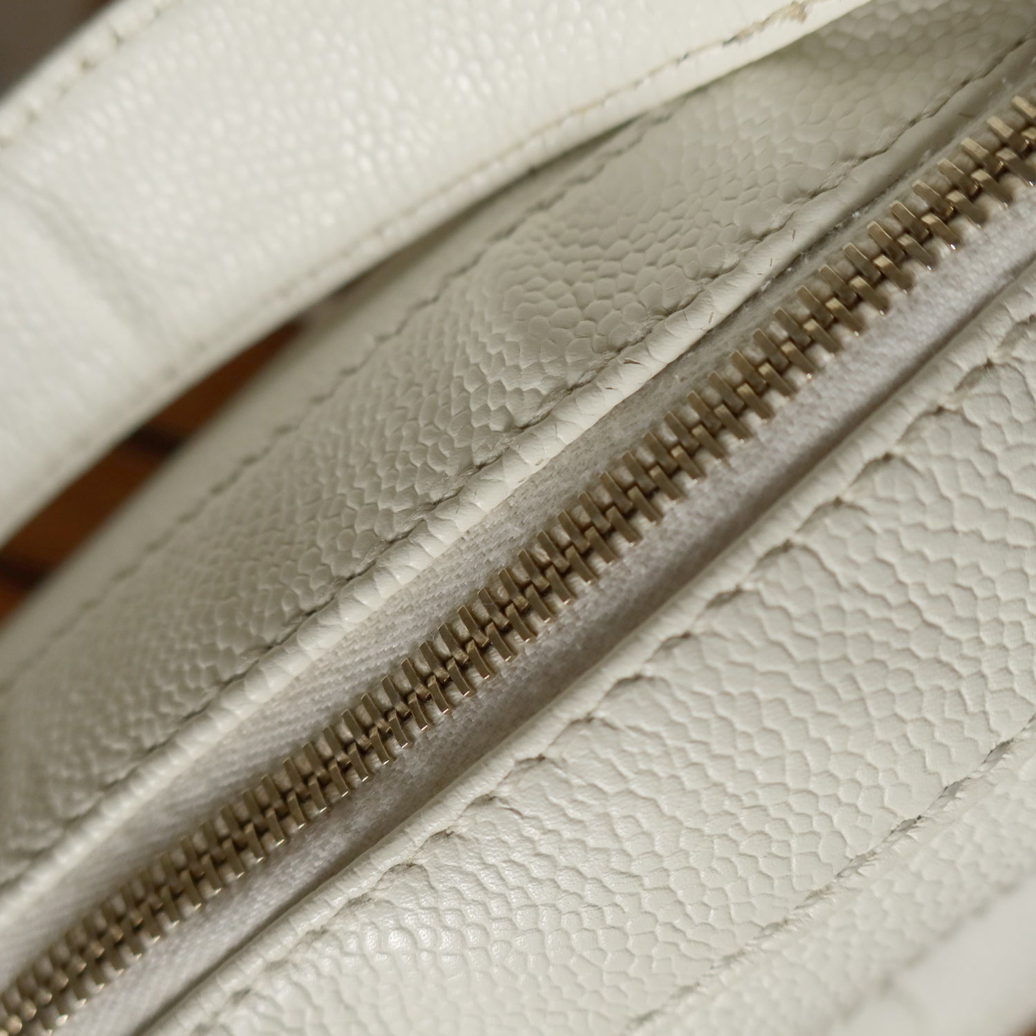 Chanel Vintage White Caviar Leather Hobo Coco Mark Shoulder Bag