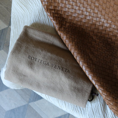 Bottega Veneta Vintage Caramel Brown Intrecciato Leather Veneta Hobo Bag Large