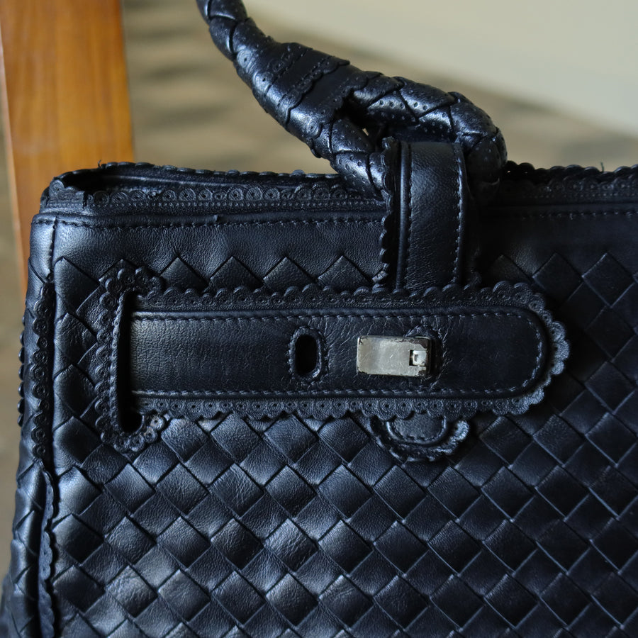Rare Bottega Veneta Vintage Black Intrecciato Leather East West Ruffles Shoulder Bag