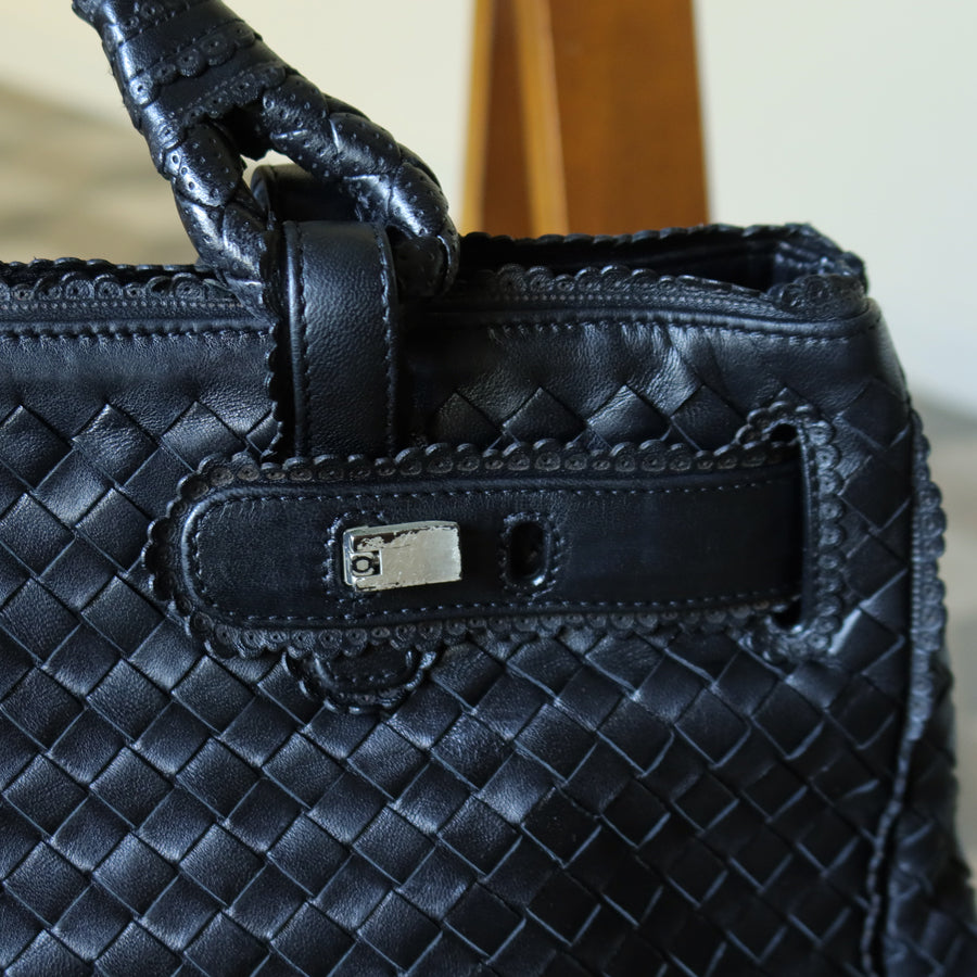 Rare Bottega Veneta Vintage Black Intrecciato Leather East West Ruffles Shoulder Bag