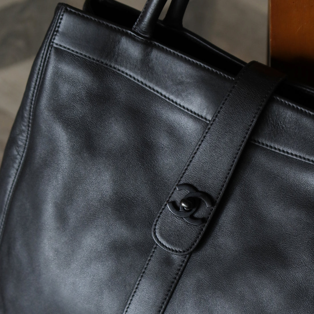 Chanel Vintage Black Leather CC turn lock Executive Shoulder Tote Bag