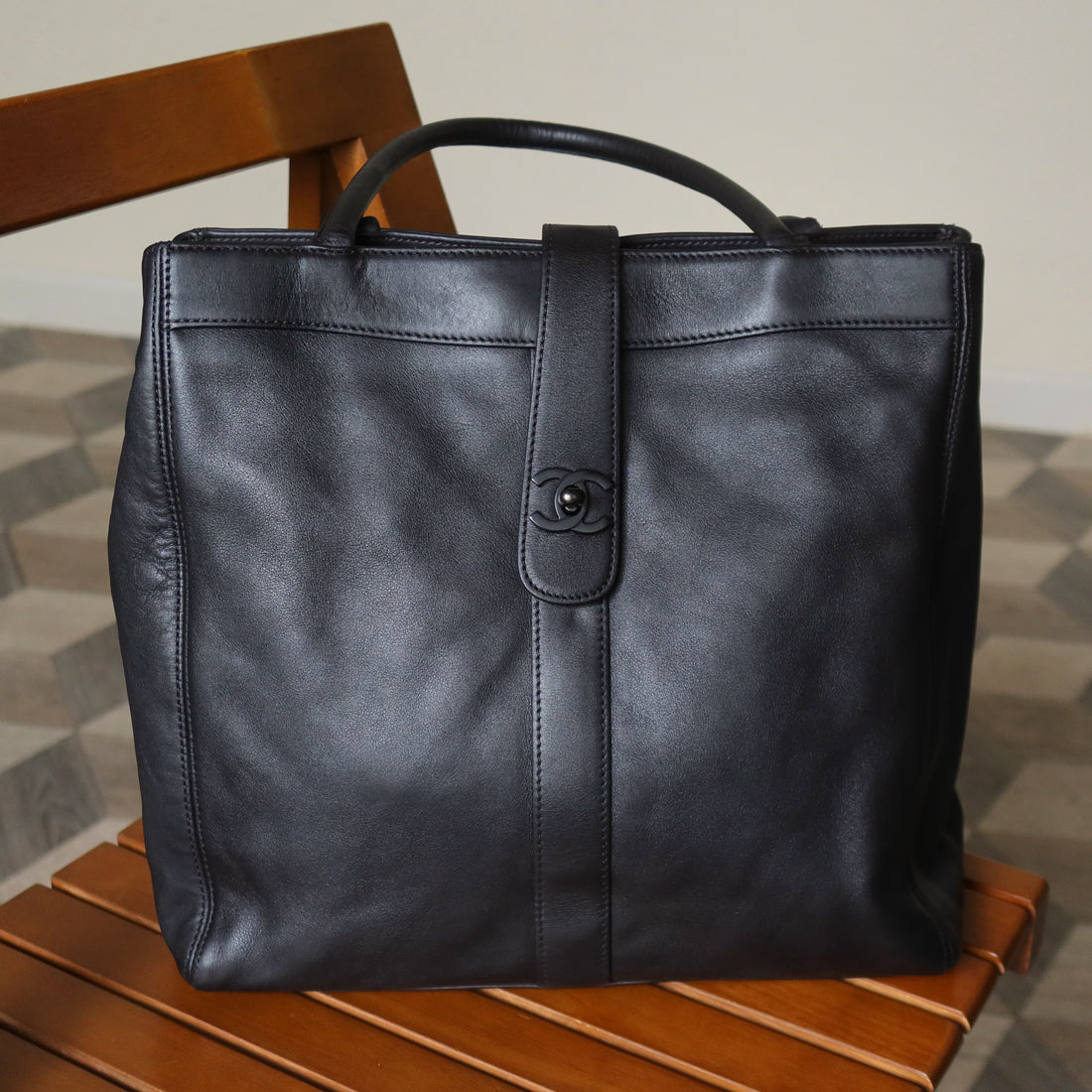 Chanel Vintage Black Leather CC turn lock Executive Shoulder Tote Bag