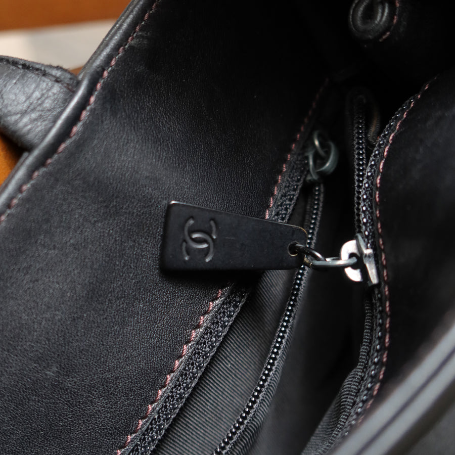 Chanel Vintage Black Leather CC turn lock Executive Shoulder Tote Bag
