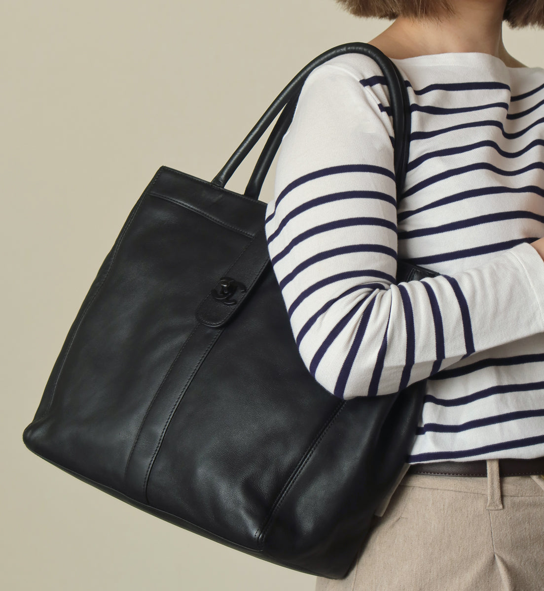 Chanel Vintage Black Leather CC turn lock Executive Shoulder Tote Bag
