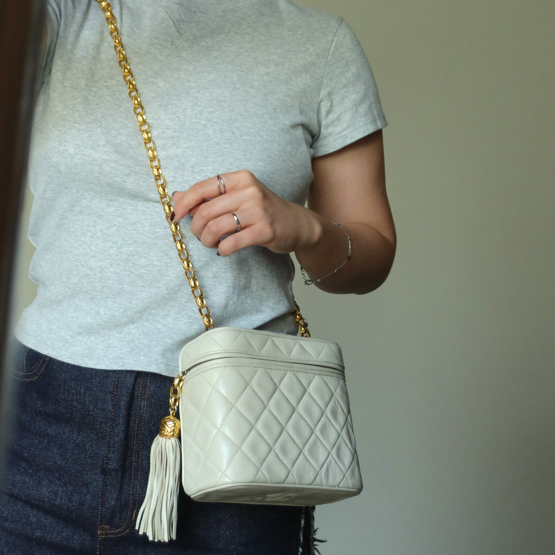 Chanel Vintage Ivory Lambskin Diamond quilted Gold bijoux chain Vanity Shoulder Bag