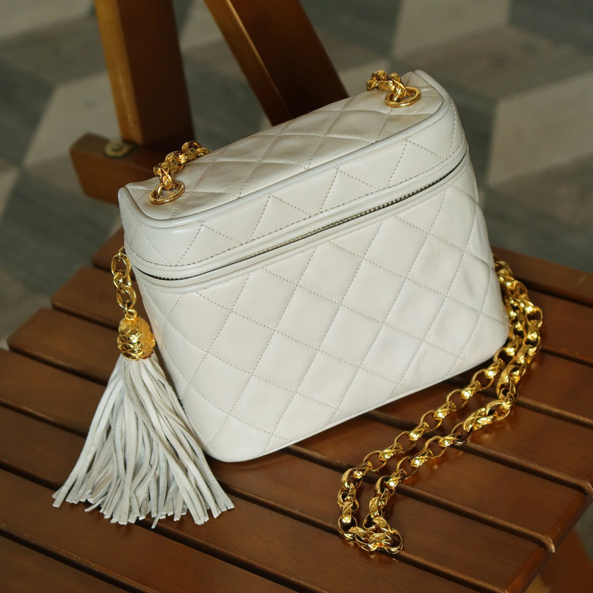 Chanel Vintage Ivory Lambskin Diamond quilted Gold bijoux chain Vanity Shoulder Bag
