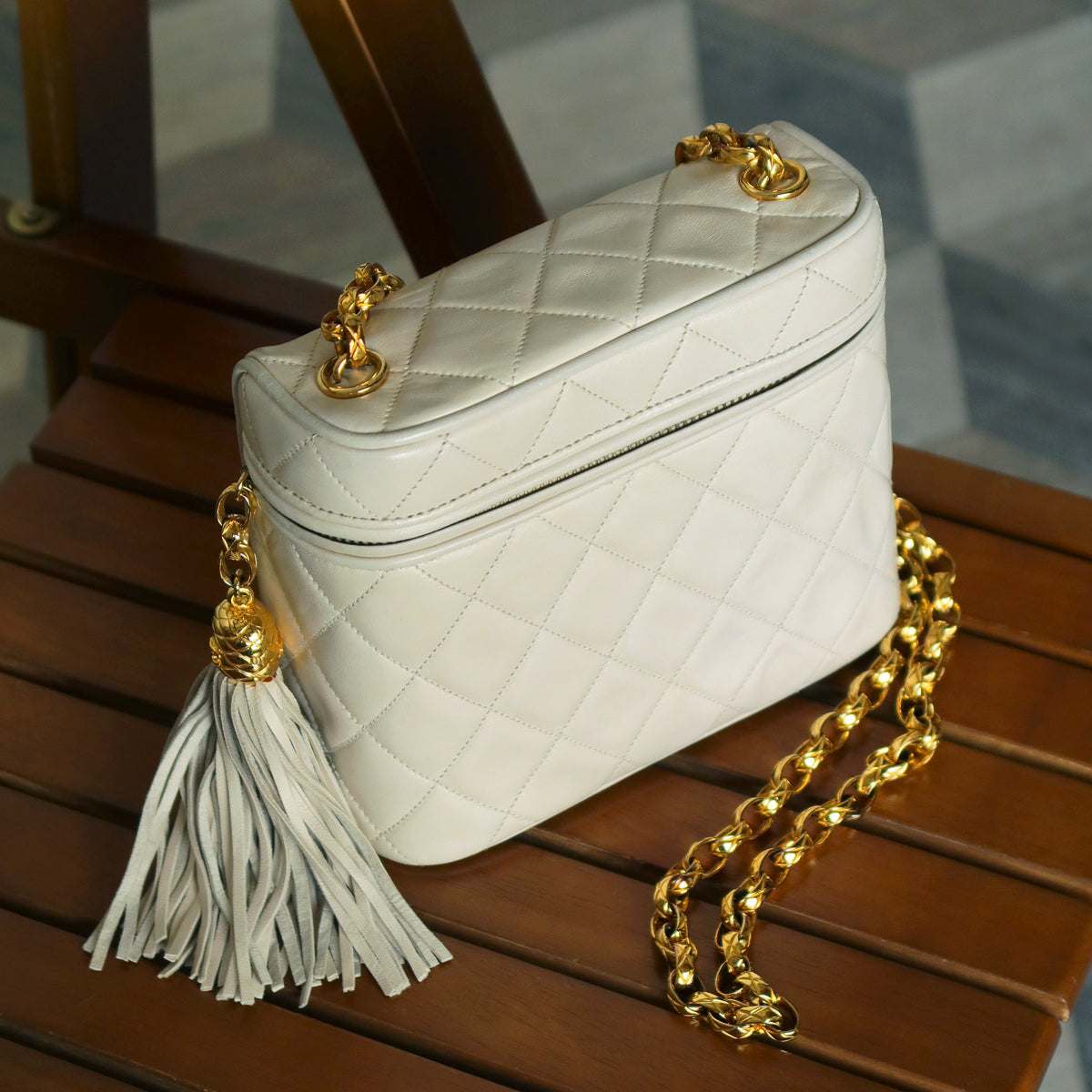 Chanel Vintage Ivory Lambskin Diamond quilted Gold bijoux chain Vanity Shoulder Bag