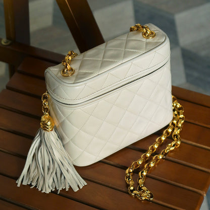 Chanel Vintage Ivory Lambskin Diamond quilted Gold bijoux chain Vanity Shoulder Bag
