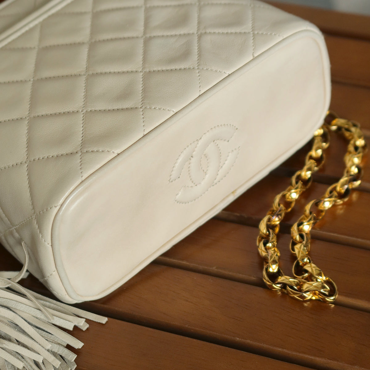 Chanel Vintage Ivory Lambskin Diamond quilted Gold bijoux chain Vanity Shoulder Bag