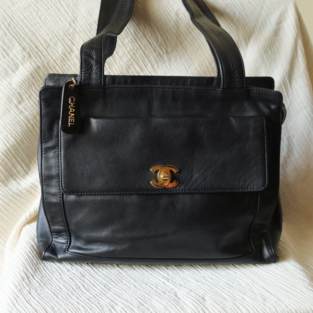 Chanel Vintage Black Lambskin CC Turn lock Pocket CC charm Shoulder Bag