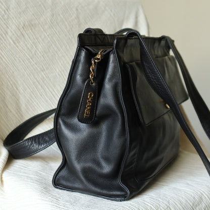 Chanel Vintage Black Lambskin CC Turn lock Pocket CC charm Shoulder Bag