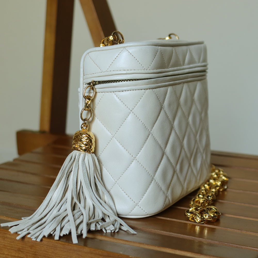 Chanel Vintage Ivory Lambskin Diamond quilted Gold bijoux chain Vanity Shoulder Bag