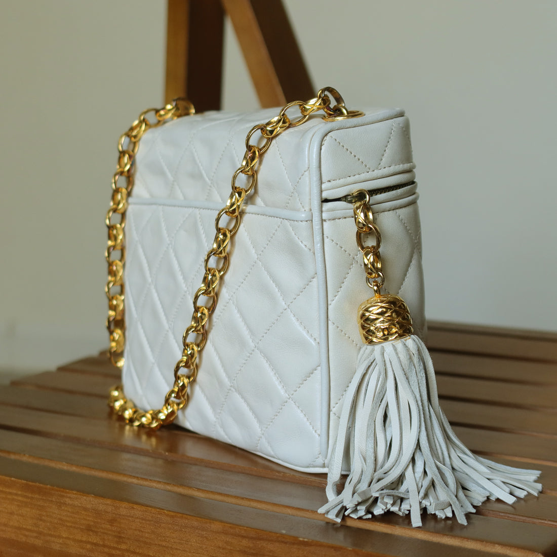Chanel Vintage Ivory Lambskin Diamond quilted Gold bijoux chain Vanity Shoulder Bag