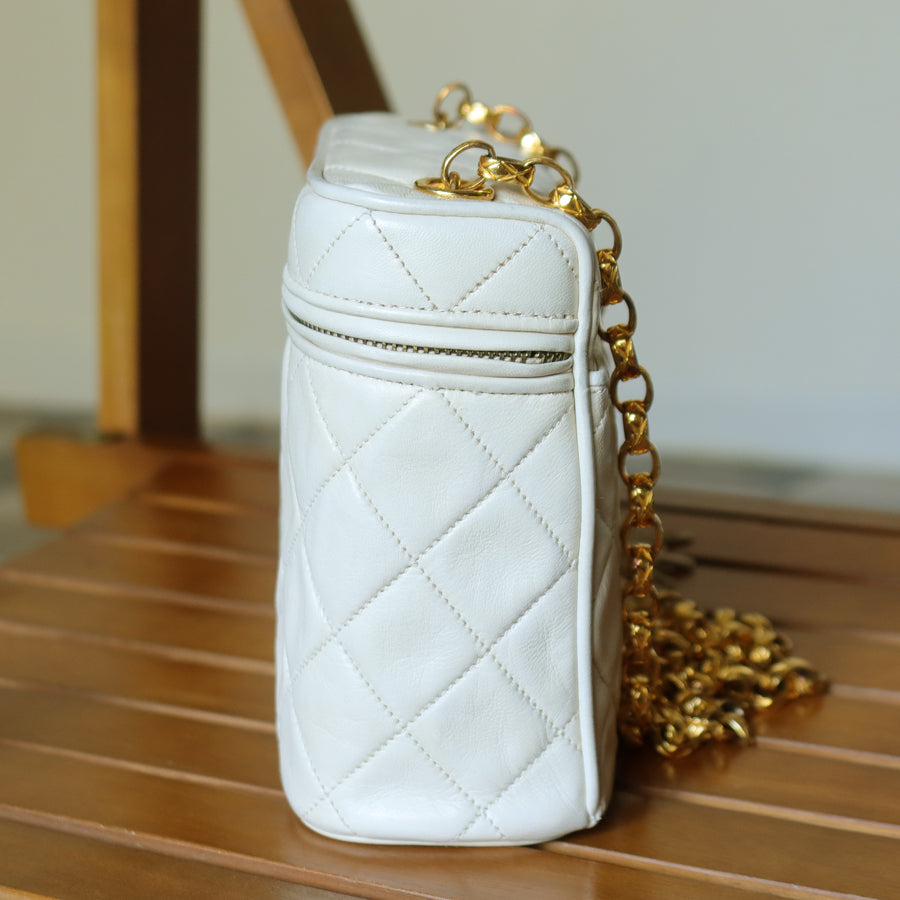 Chanel Vintage Ivory Lambskin Diamond quilted Gold bijoux chain Vanity Shoulder Bag