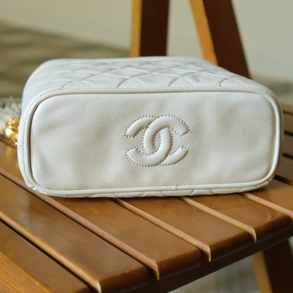 Chanel Vintage Ivory Lambskin Diamond quilted Gold bijoux chain Vanity Shoulder Bag