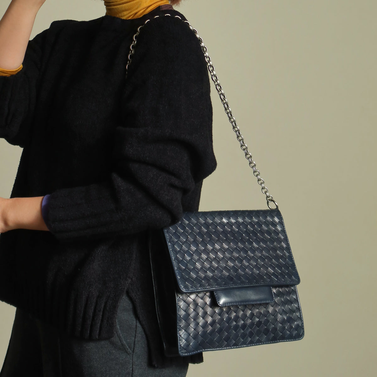 Bottega Veneta Vintage Navy Intrecciato Leather Chain Strap Shoulder Flap Bag