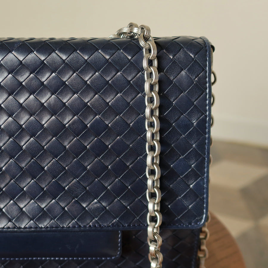 Bottega Veneta Vintage Navy Intrecciato Leather Chain Strap Shoulder Flap Bag