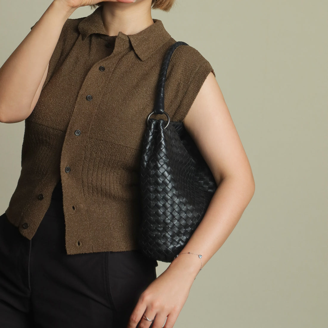 Bottega Veneta Vintage Black Intrecciato Ring Hobo style Bucket Shoulder Bag M