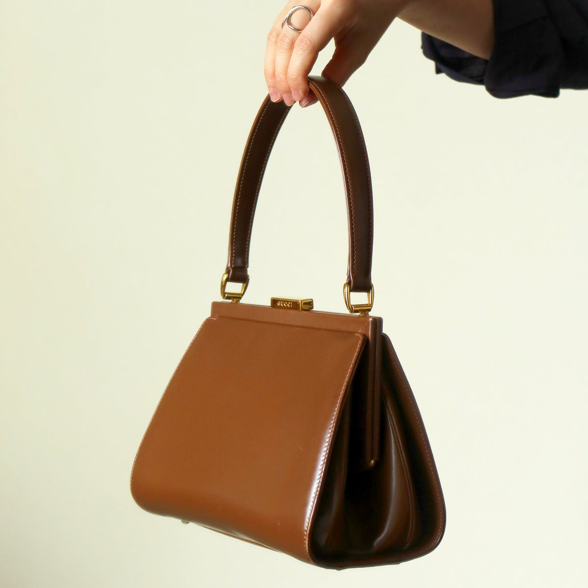 Gucci Vintage Caramel Brown Leather Gold Logo Kiss lock Top Handle Bag