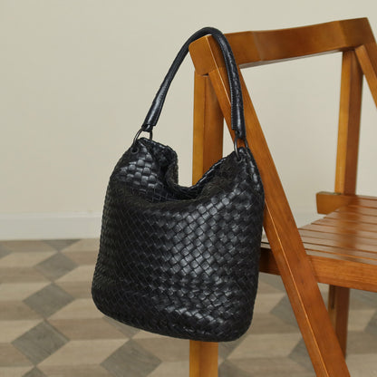 Bottega Veneta Vintage Black Intrecciato Ring Hobo style Bucket Shoulder Bag M