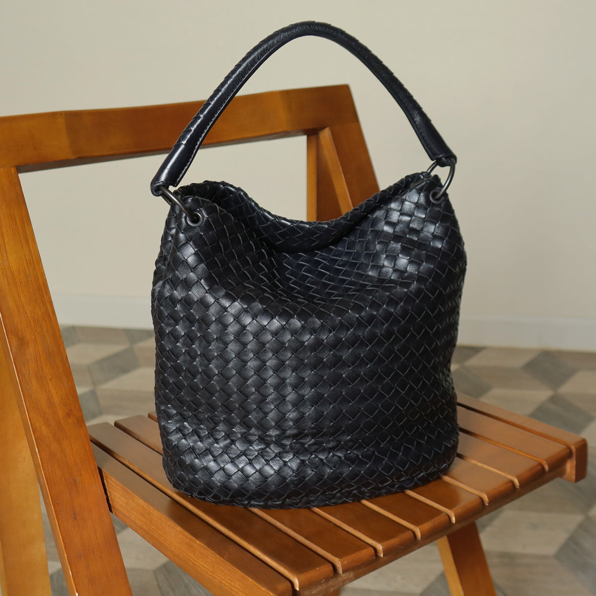 Bottega Veneta Vintage Black Intrecciato Ring Hobo style Bucket Shoulder Bag M