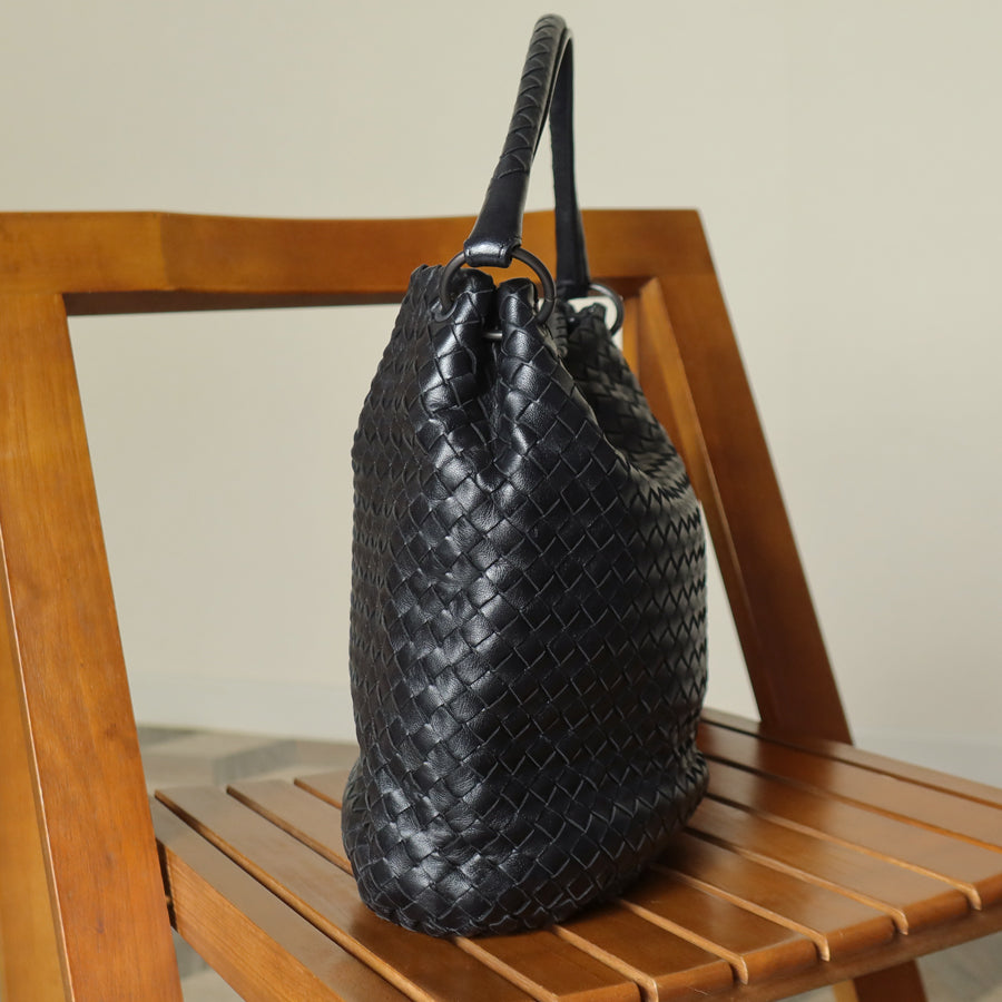 Bottega Veneta Vintage Black Intrecciato Ring Hobo style Bucket Shoulder Bag M