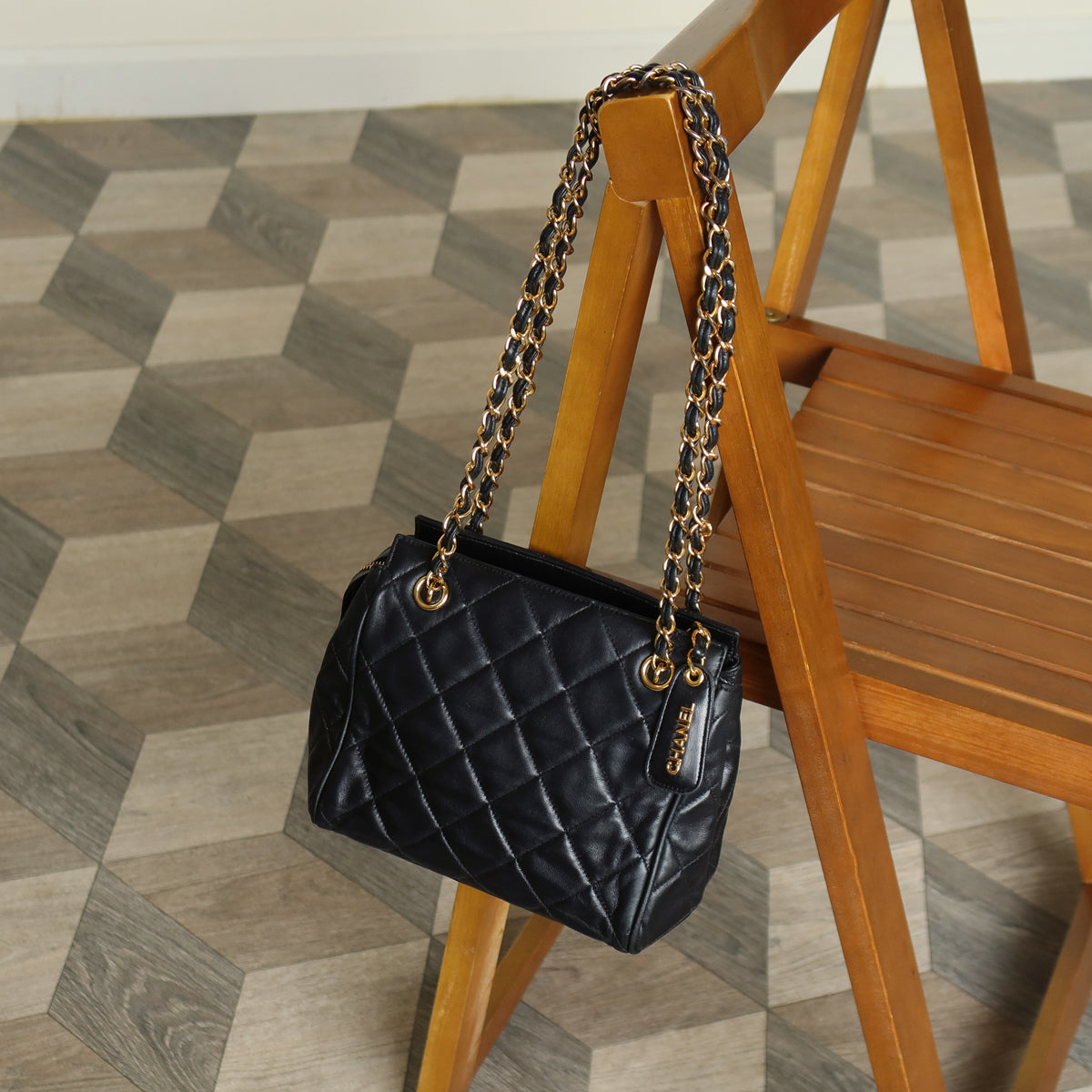 Chanel Vintage Black Lambskin Diamond Quilted Zipper charm CC Double Chain Bag
