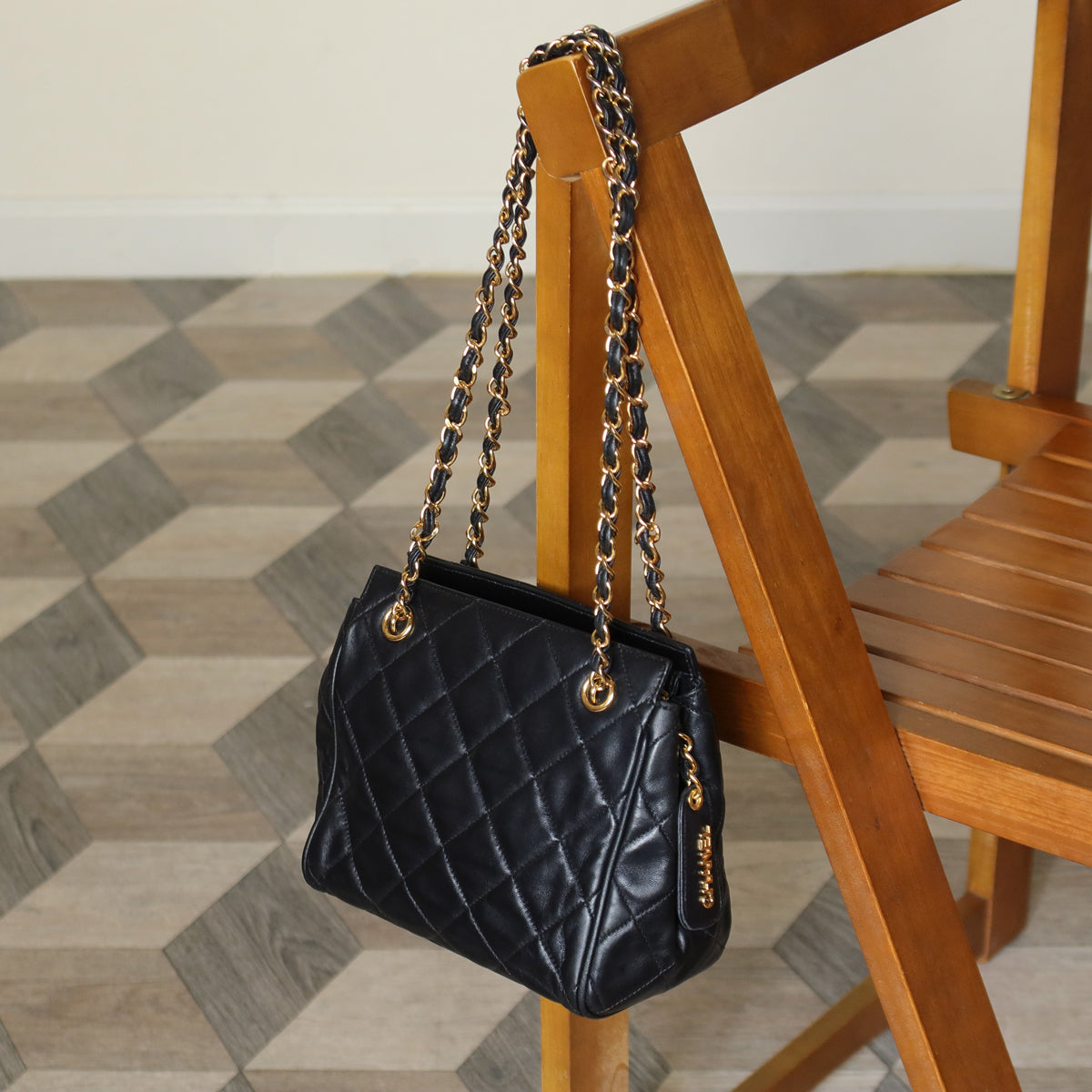 Chanel Vintage Black Lambskin Diamond Quilted Zipper charm CC Double Chain Bag