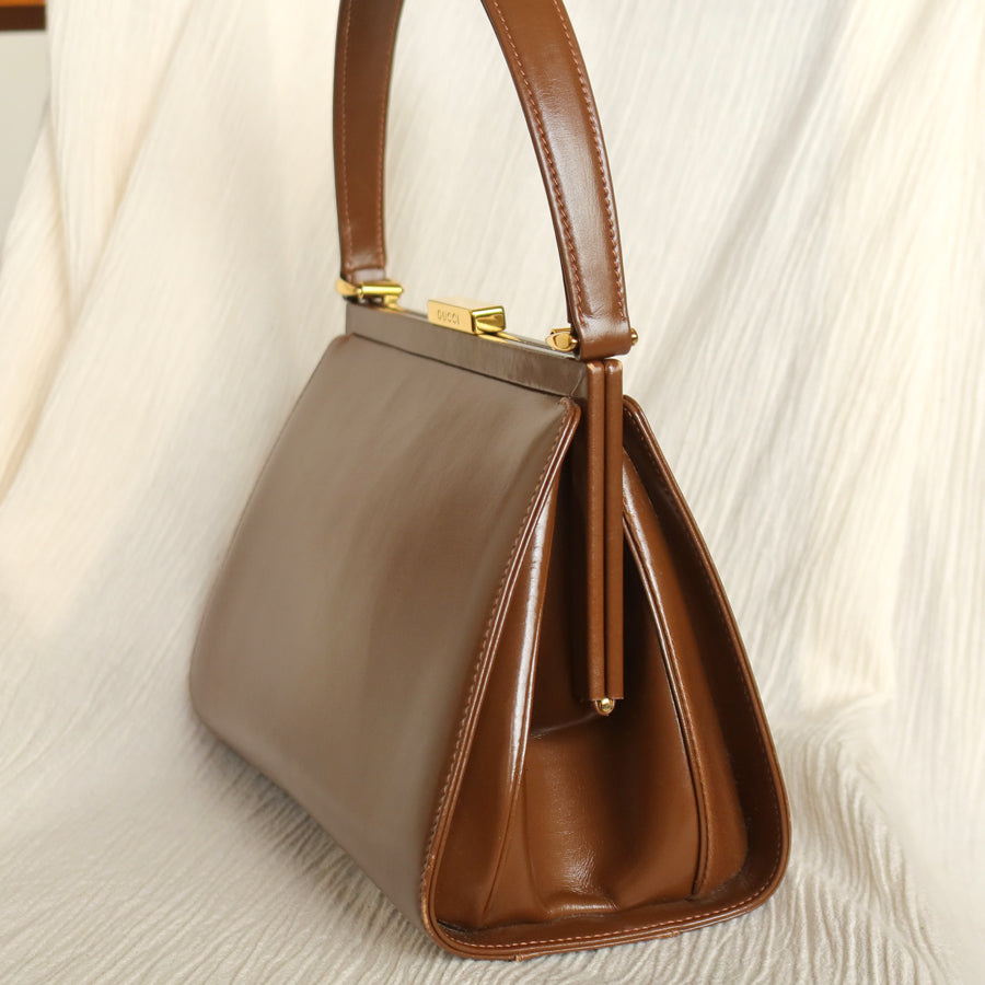 Gucci Vintage Caramel Brown Leather Gold Logo Kiss lock Top Handle Bag