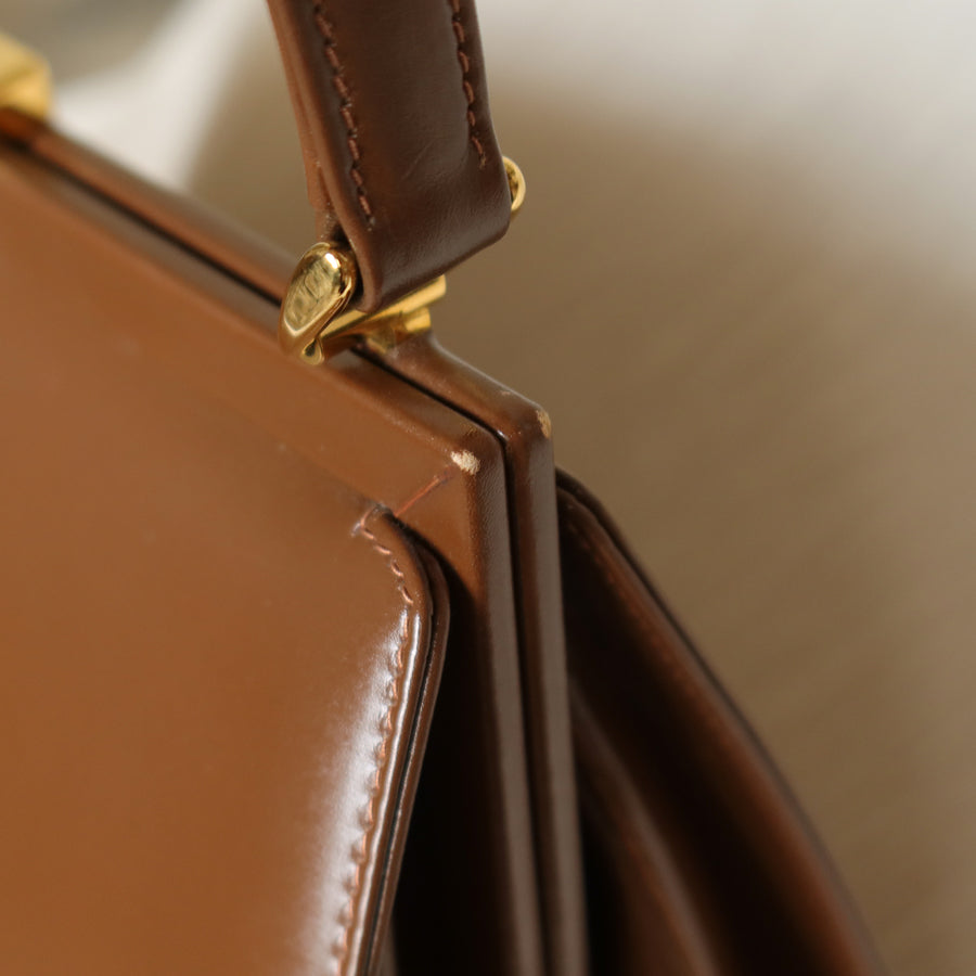 Gucci Vintage Caramel Brown Leather Gold Logo Kiss lock Top Handle Bag