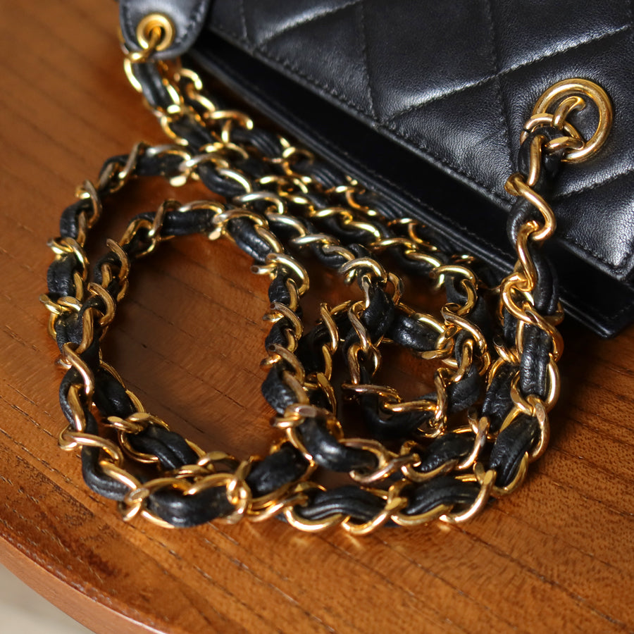 Chanel Vintage Black Lambskin Diamond Quilted Zipper charm CC Double Chain Bag
