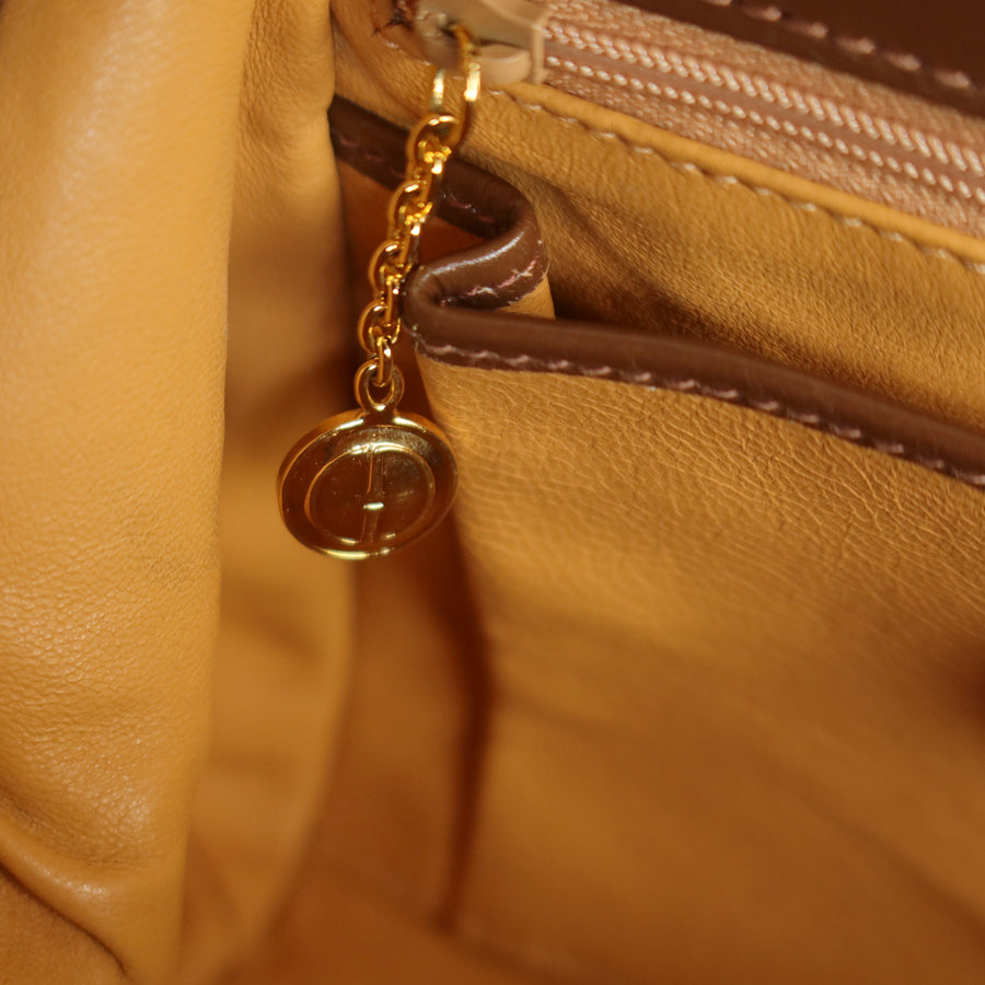 Gucci Vintage Caramel Brown Leather Gold Logo Kiss lock Top Handle Bag