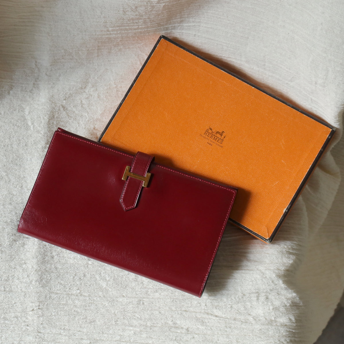 Hermès Vintage 80s Bearn Box Calf leather Bi-fold Long wallet in Bordeaux Rouge