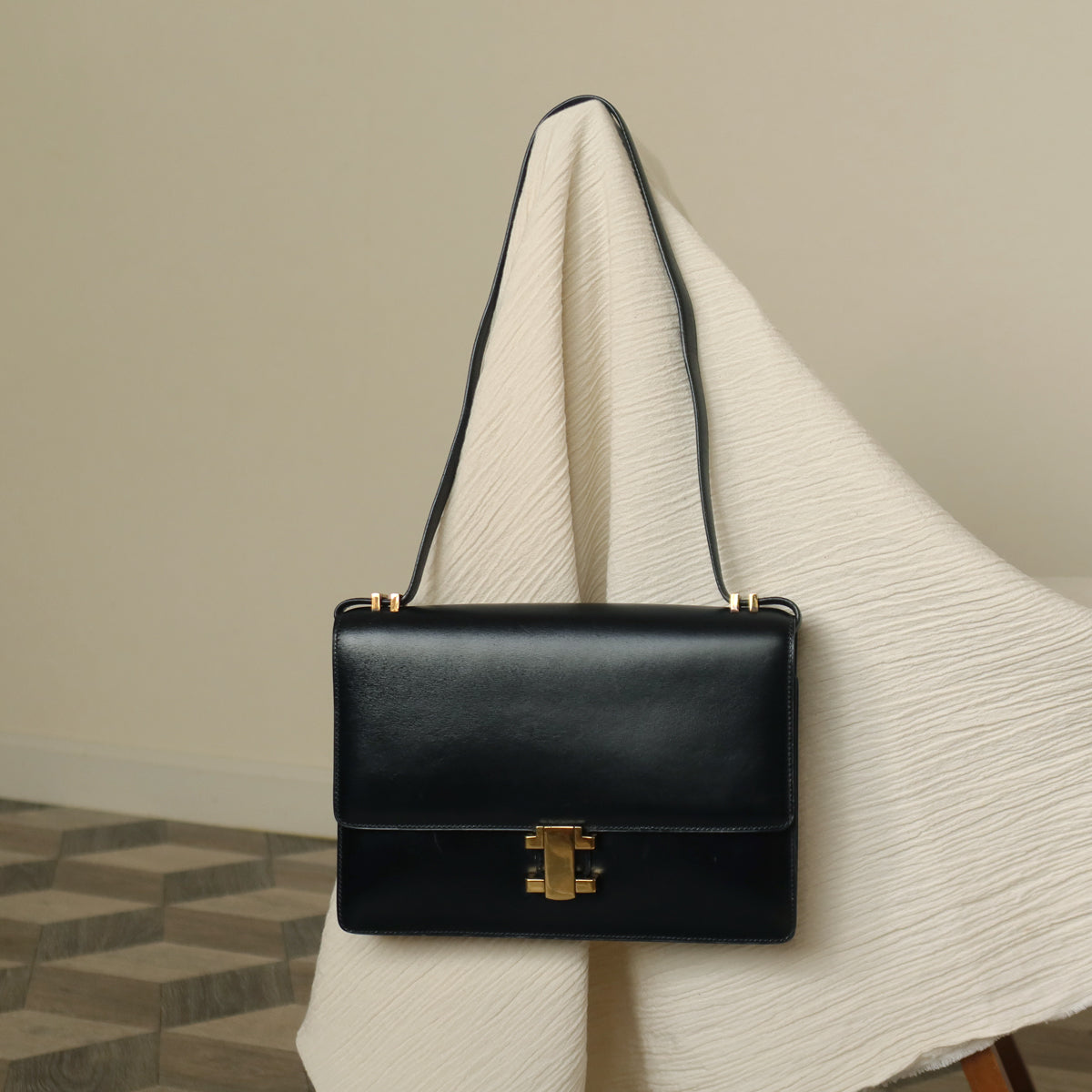 Hermès Vintage 70s Black Box Calf Leather 2 way Shoulder Clutch Bag