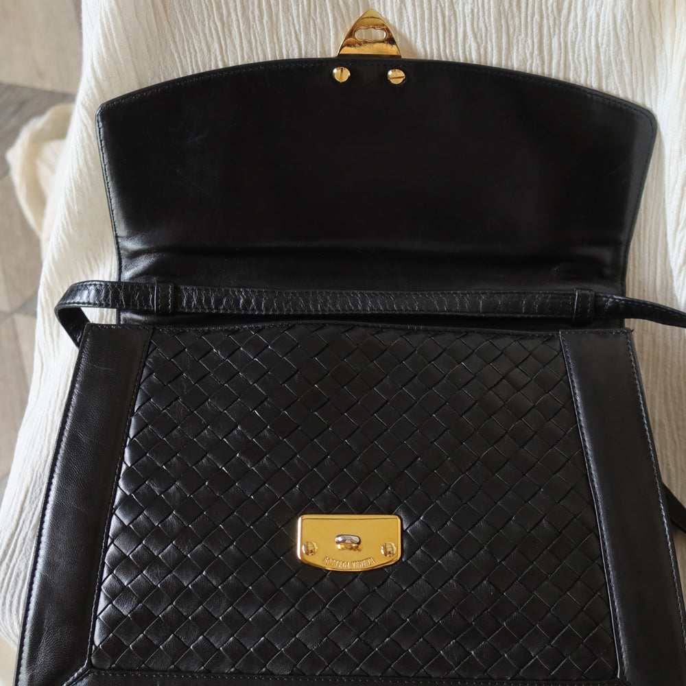 Rare Bottega Veneta Vintage Black Intrecciato Leather Turn lock Shoulder Bag