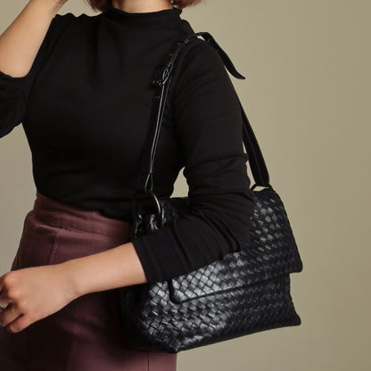 Bottega Veneta Vintage Black Intrecciato Ring Hobo Shoulder Flap Bag