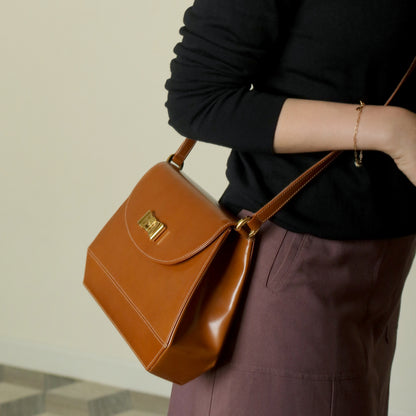 Gucci Vintage Caramel Brown Leather Gold GG Bow Origami Shoulder Flap Bag