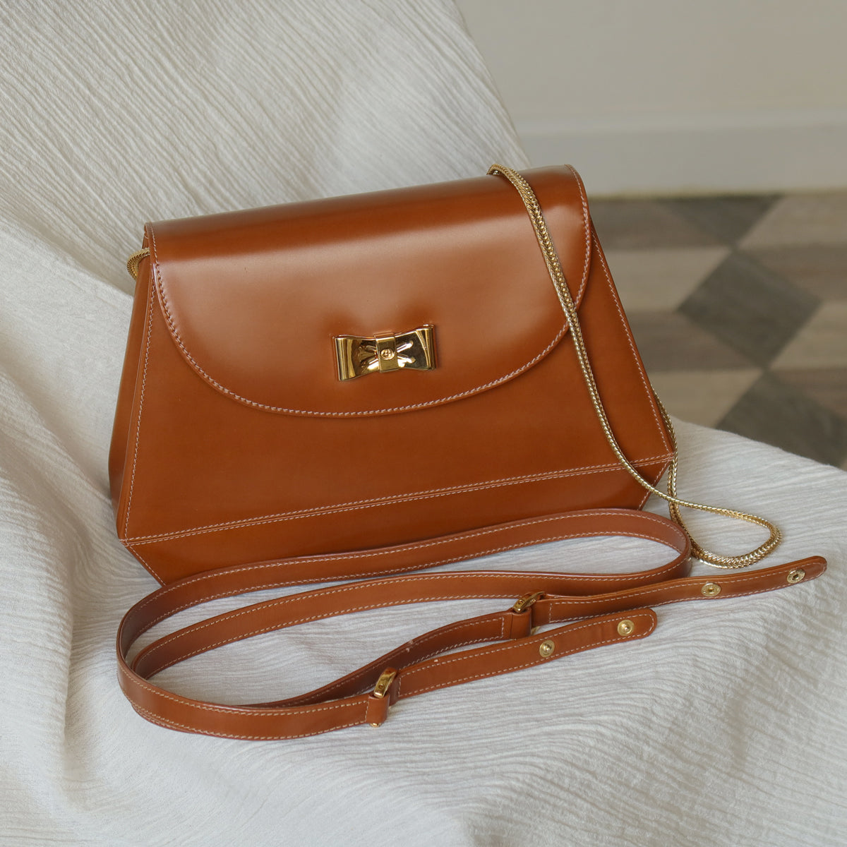 Gucci Vintage Caramel Brown Leather Gold GG Bow Origami Shoulder Flap Bag