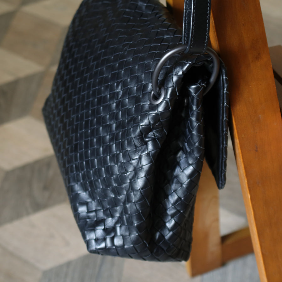 Bottega Veneta Vintage Black Intrecciato Ring Hobo Shoulder Flap Bag