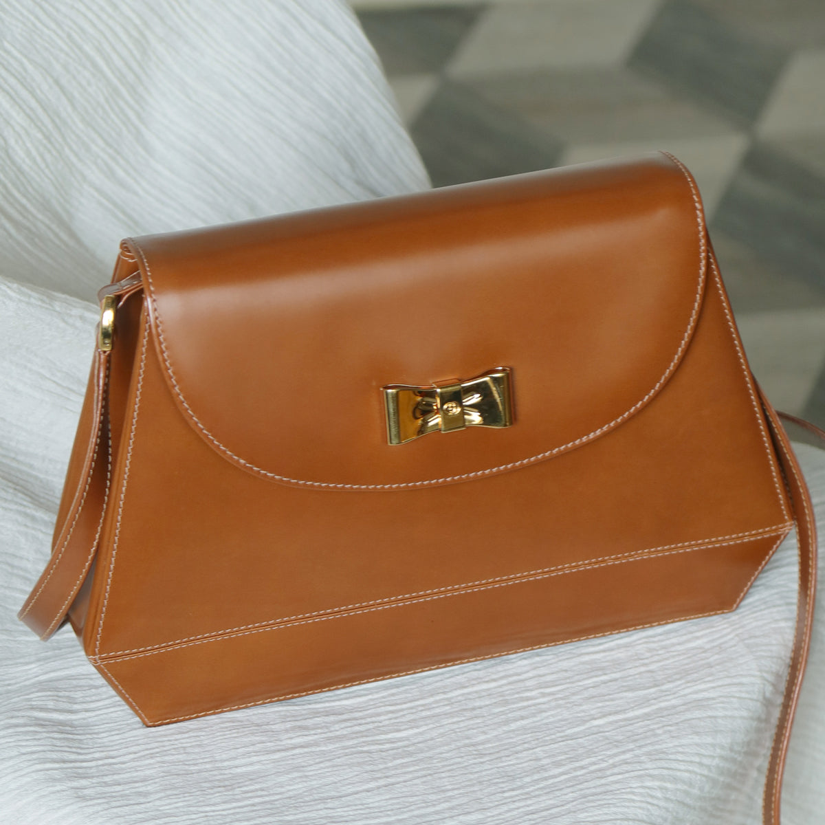 Gucci Vintage Caramel Brown Leather Gold GG Bow Origami Shoulder Flap Bag