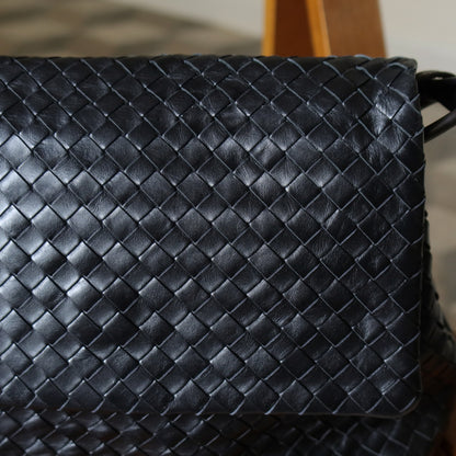 Bottega Veneta Vintage Black Intrecciato Ring Hobo Shoulder Flap Bag