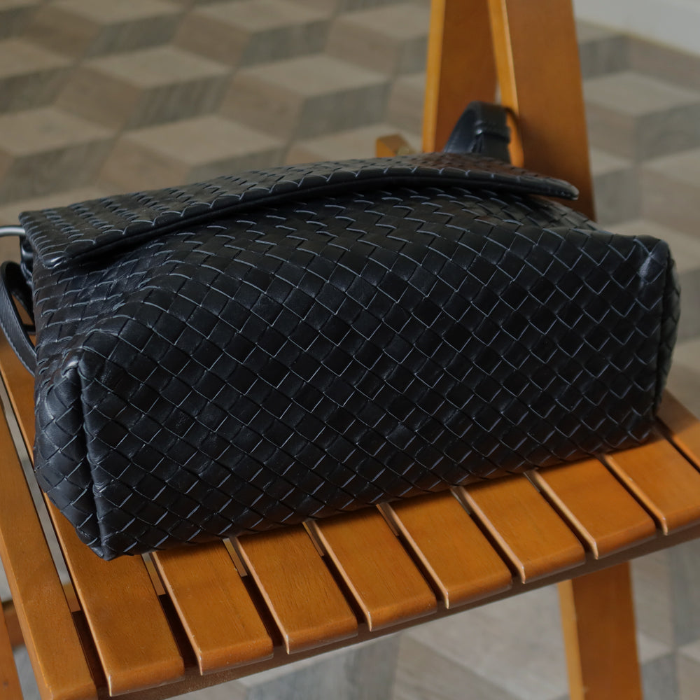 Bottega Veneta Vintage Black Intrecciato Ring Hobo Shoulder Flap Bag