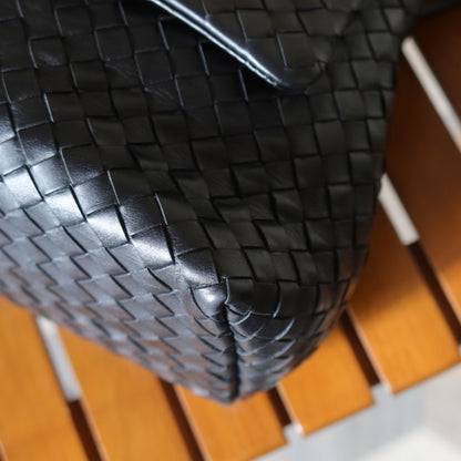 Bottega Veneta Vintage Black Intrecciato Ring Hobo Shoulder Flap Bag