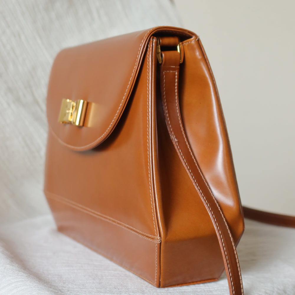 Gucci Vintage Caramel Brown Leather Gold GG Bow Origami Shoulder Flap Bag