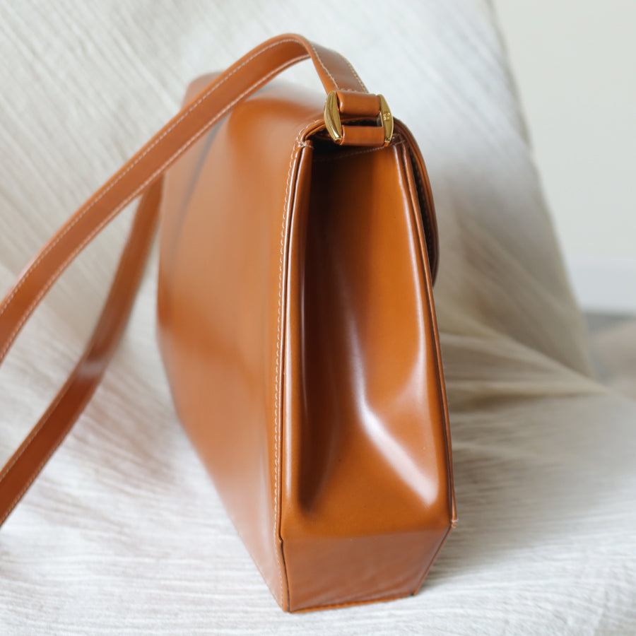 Gucci Vintage Caramel Brown Leather Gold GG Bow Origami Shoulder Flap Bag