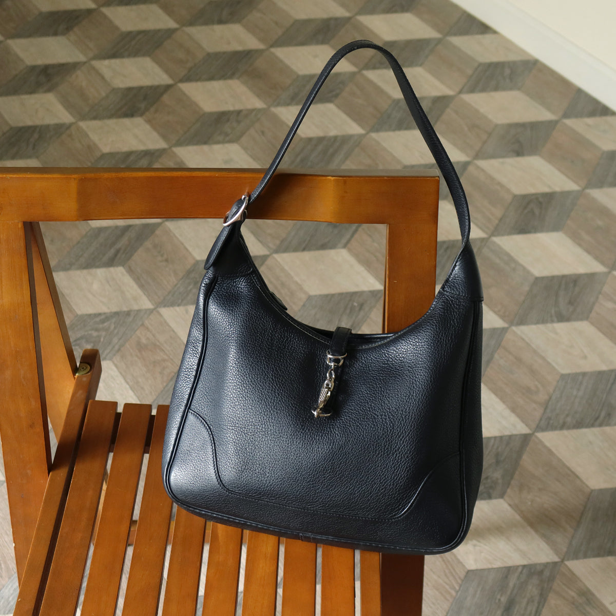 Hermès Vintage '90s Black Clemence Leather Trim II 31 Shoulder Bag